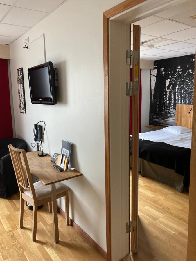 Home Hotel Bristol Arvika Bagian luar foto