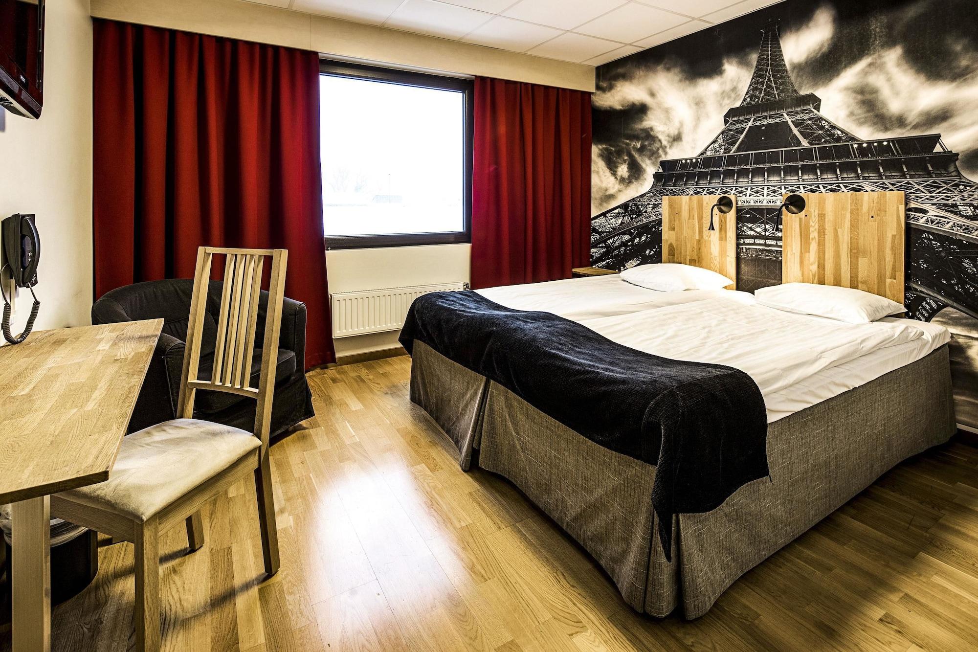 Home Hotel Bristol Arvika Bagian luar foto