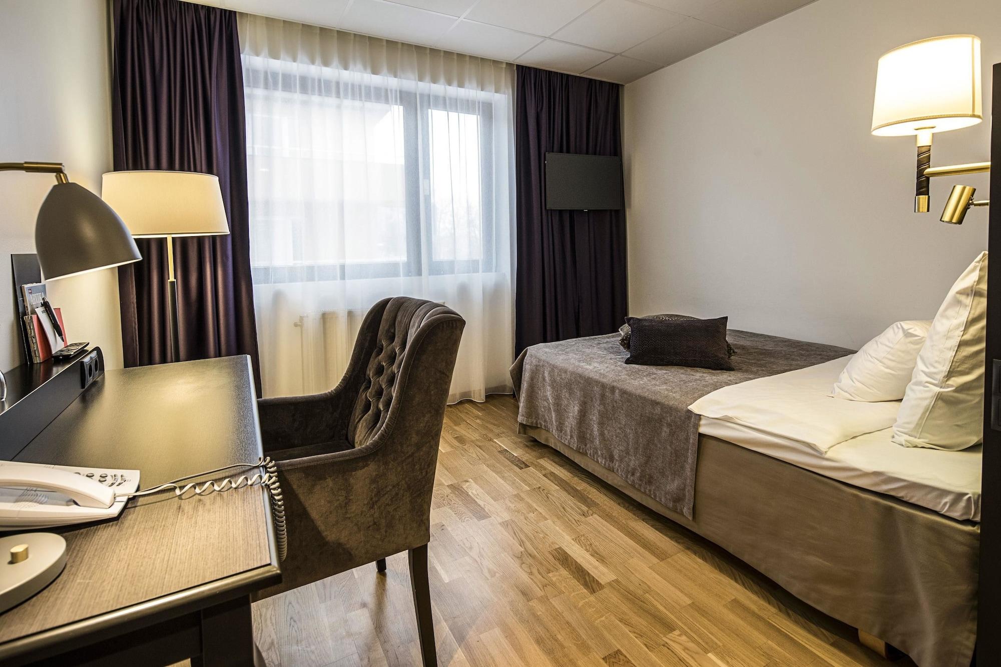 Home Hotel Bristol Arvika Bagian luar foto